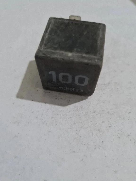 Other relay 7M0951253A