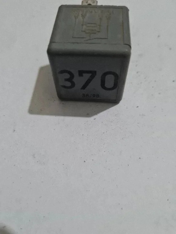 Cits relejs 8D0951253