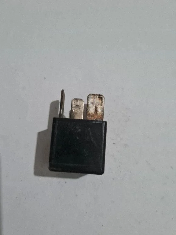 Inny przekaźnik 83BG14N089CA