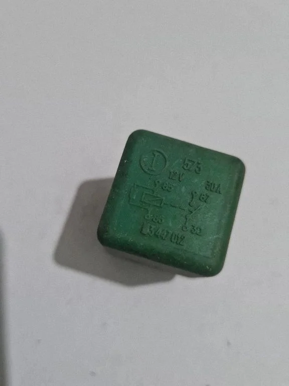 Other relay 3447012