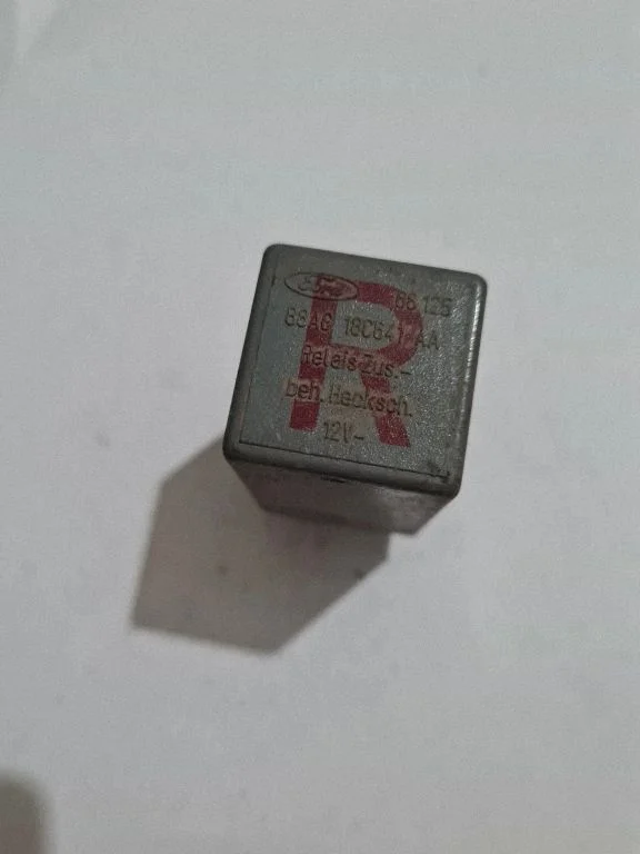 Cits relejs 88AG18C641AA
