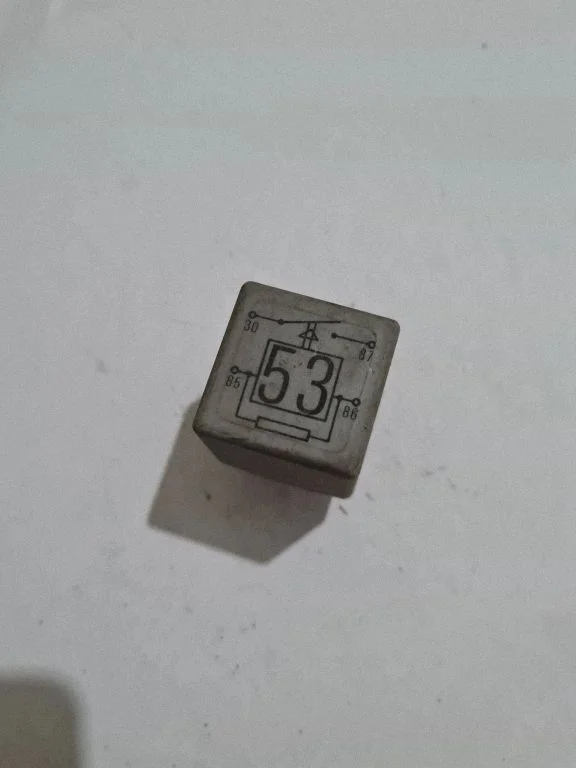 Cits relejs 141951253B