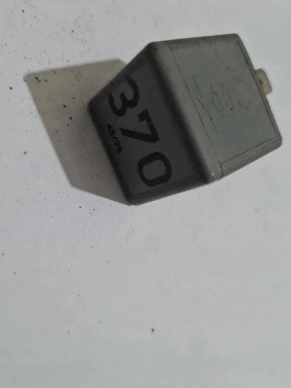 Other relay 8D0951253