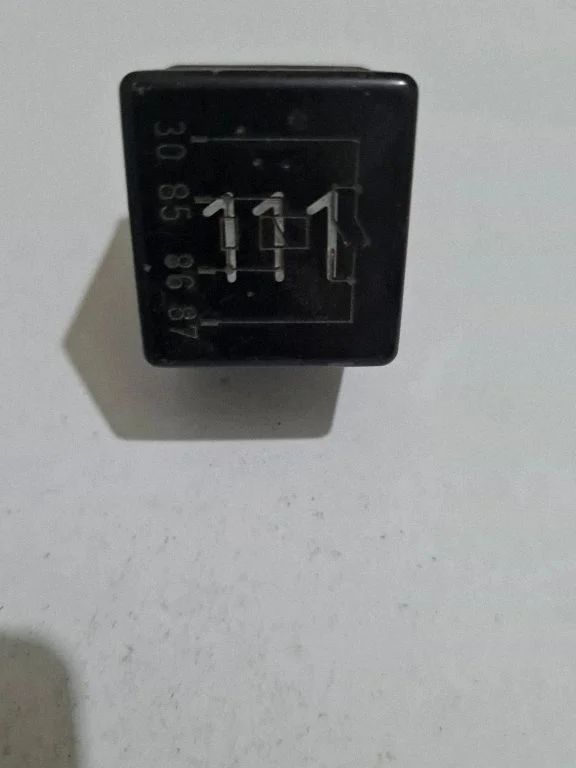 Cits relejs 357906381B