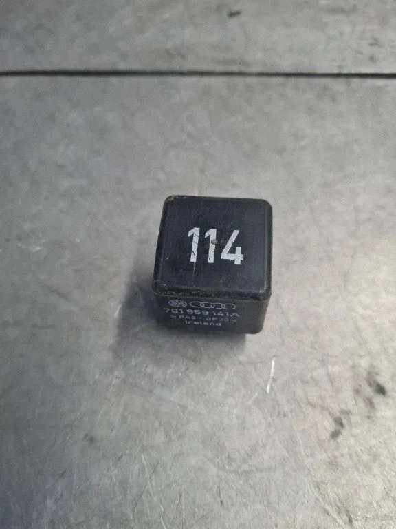 Other relay 701959141A