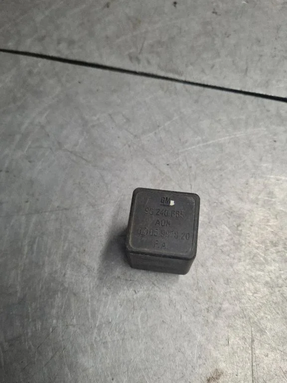 Other relay 90240665