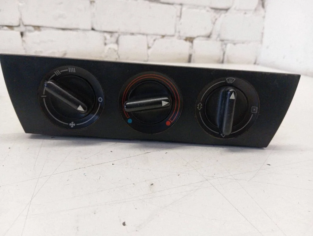 Panel sterowania klimatyzacją / nawiewem – Audi 100 S4 C4 (1990-1995)