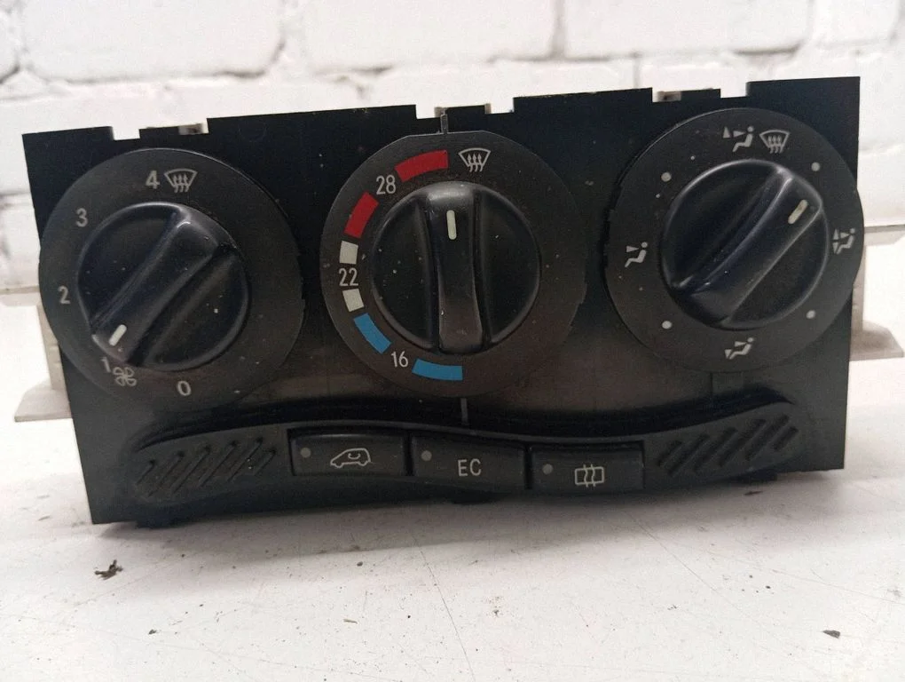 Climate control unit 1688300485