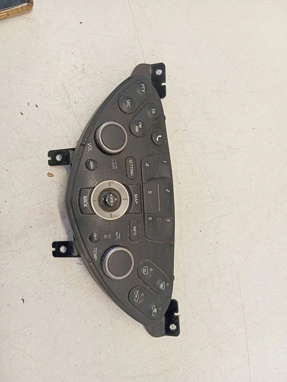 Climate control unit – Nissan Primera (2002-2007)