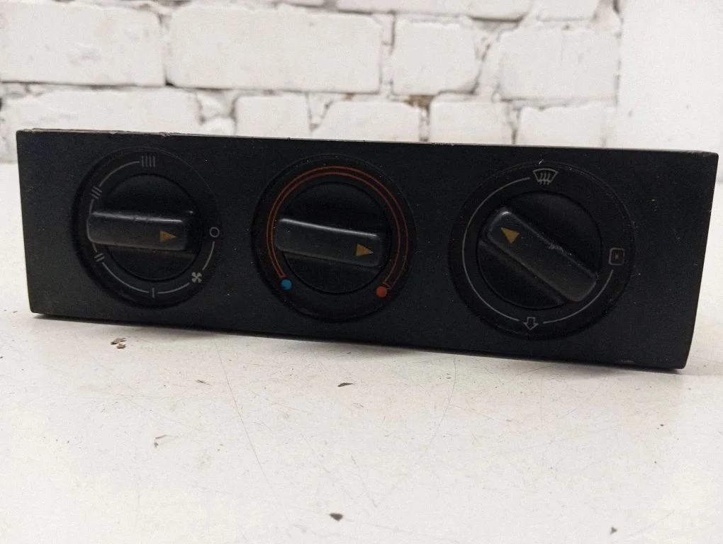 Panel sterowania klimatyzacją / nawiewem – Audi 100 S4 C4 (1990-1995)