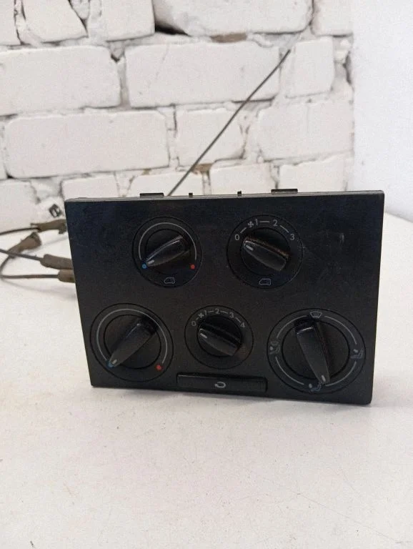 Climate control unit 7D1819045L
