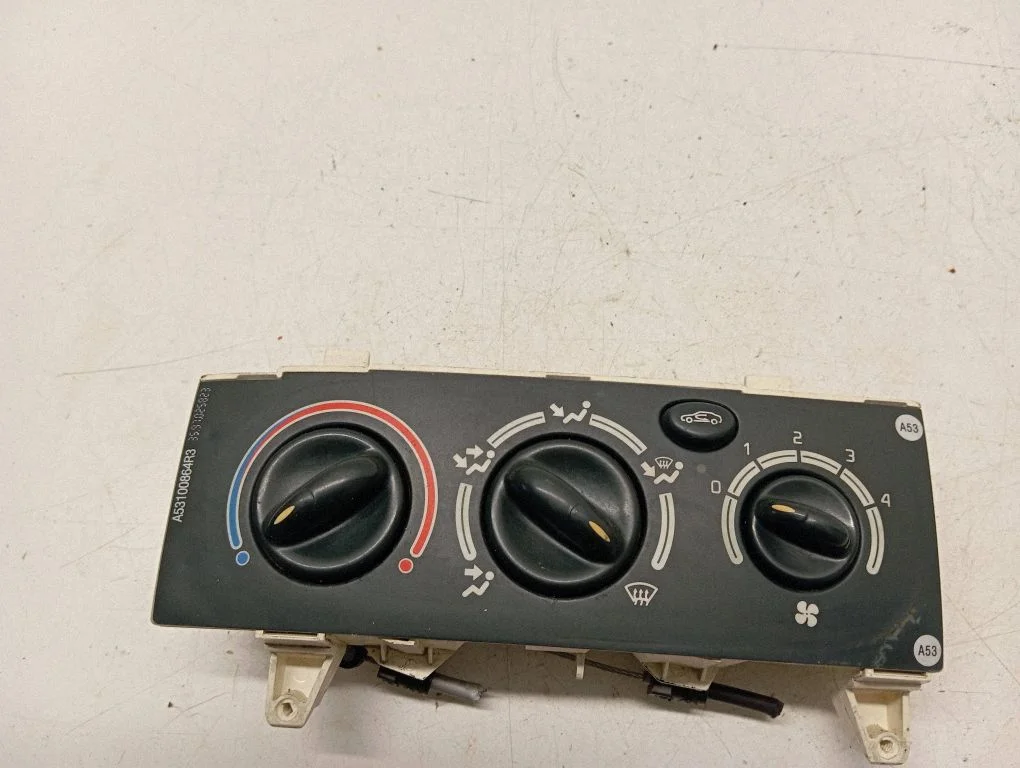 Climate control unit – Renault Scenic I (1996-2003)
