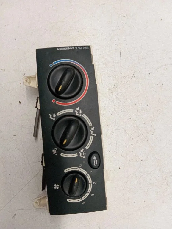 Climate control unit – Renault Scenic I (1996-2003)