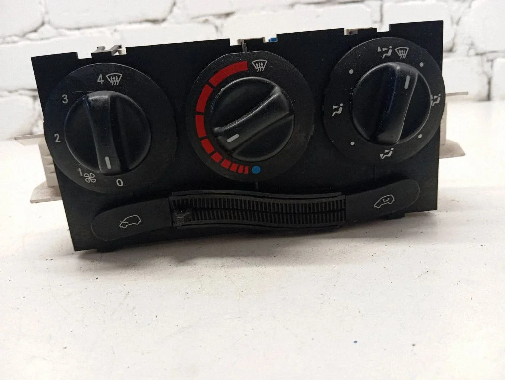 Climate control unit 1688300385