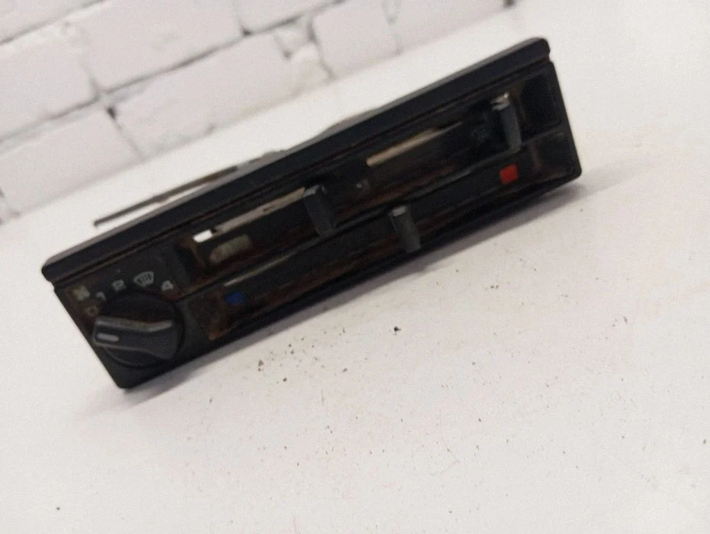 Gaisa kondicioniera/klimata/sildītāja vadības bloks (salonā) – Volkswagen Transporter - Caravelle T4 (1991-2003)