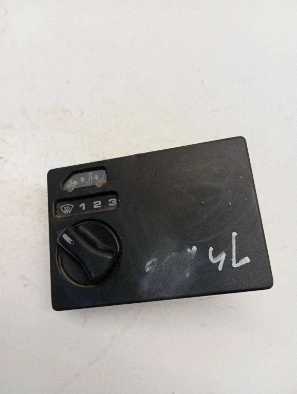 Climate control unit – Volkswagen Transporter - Caravelle T4 (1991-2003)
