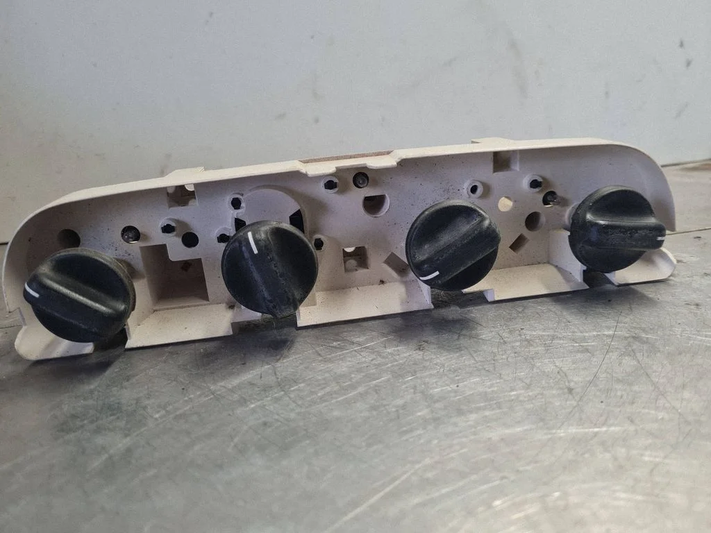 Panel sterowania klimatyzacją / nawiewem 90457656