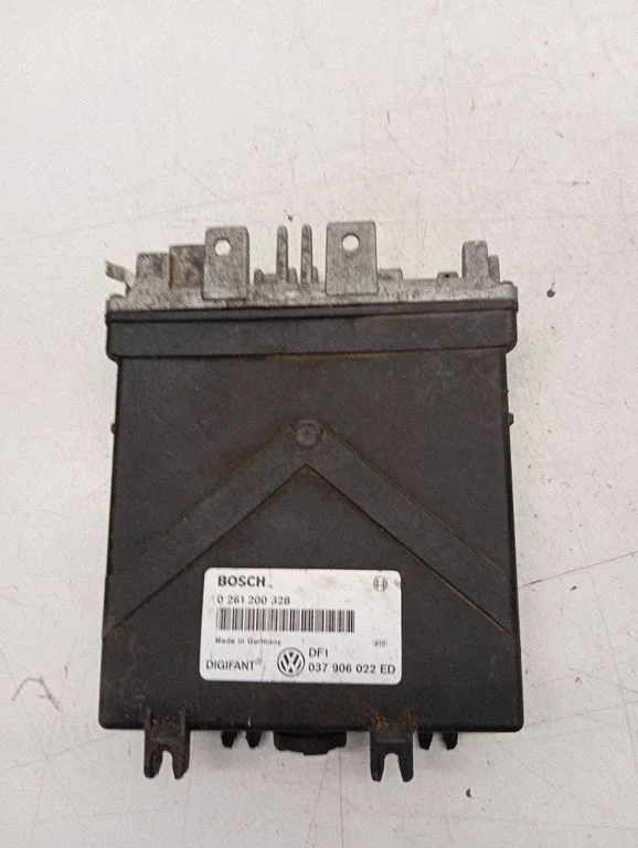 Dzinēja vadības bloks 037906022ED