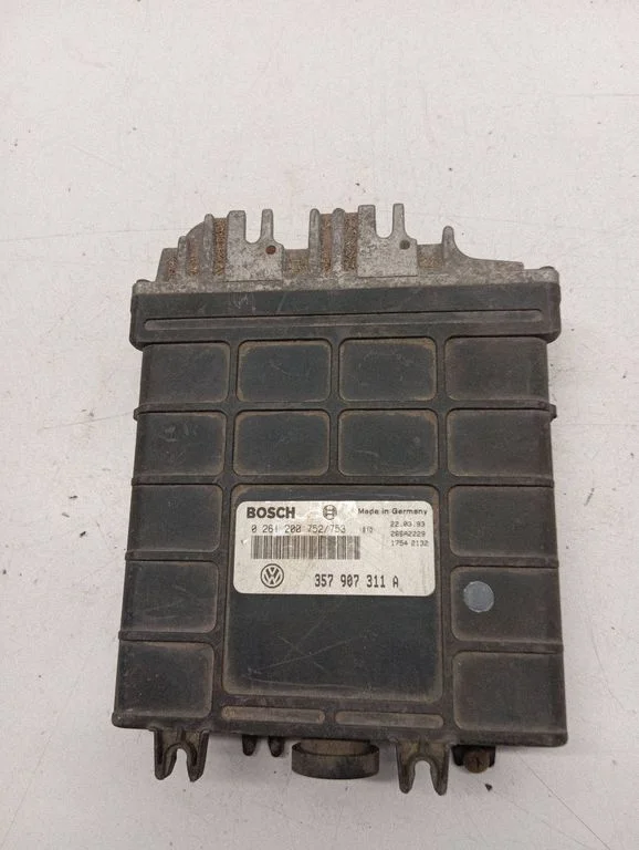 Dzinēja vadības bloks 357907311A