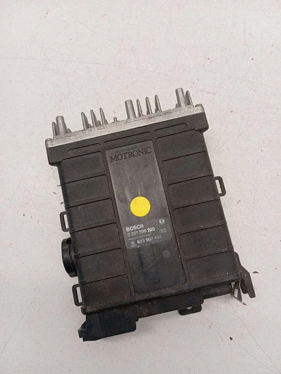 Dzinēja vadības bloks 893907404