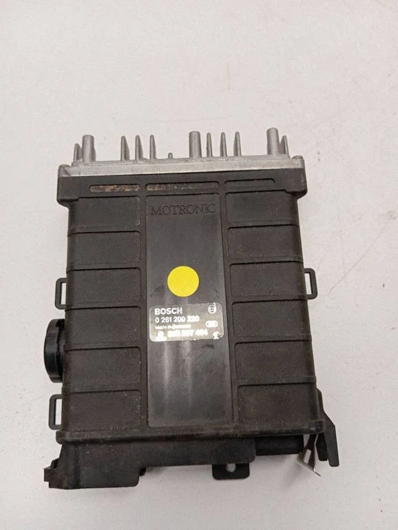 Dzinēja vadības bloks 893907404