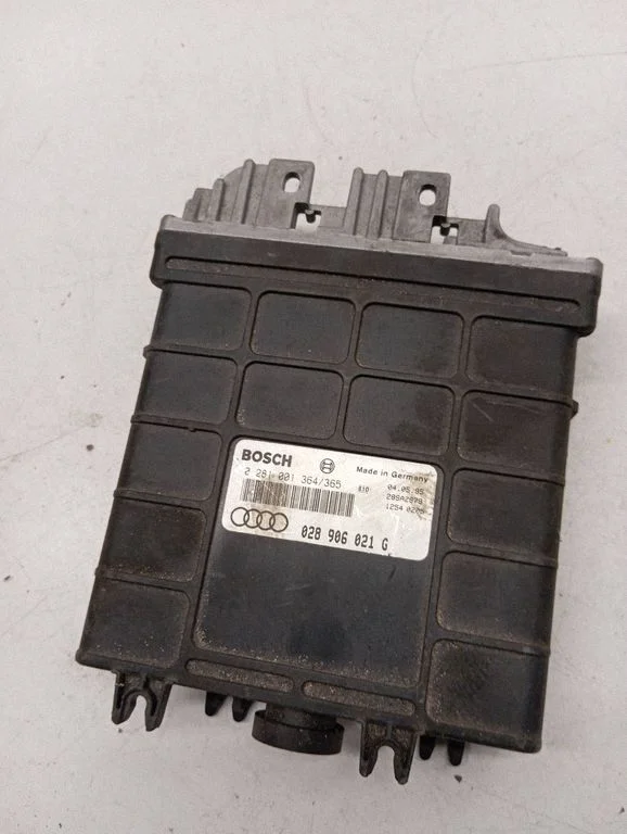 Dzinēja vadības bloks 028906021G