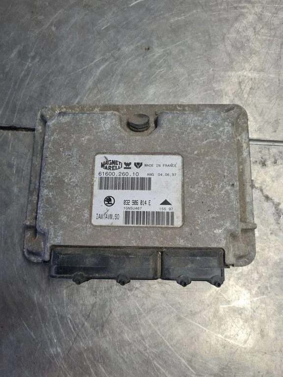 Dzinēja vadības bloks 032906014E