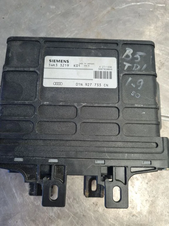 Dzinēja vadības bloks 5WK33219K01