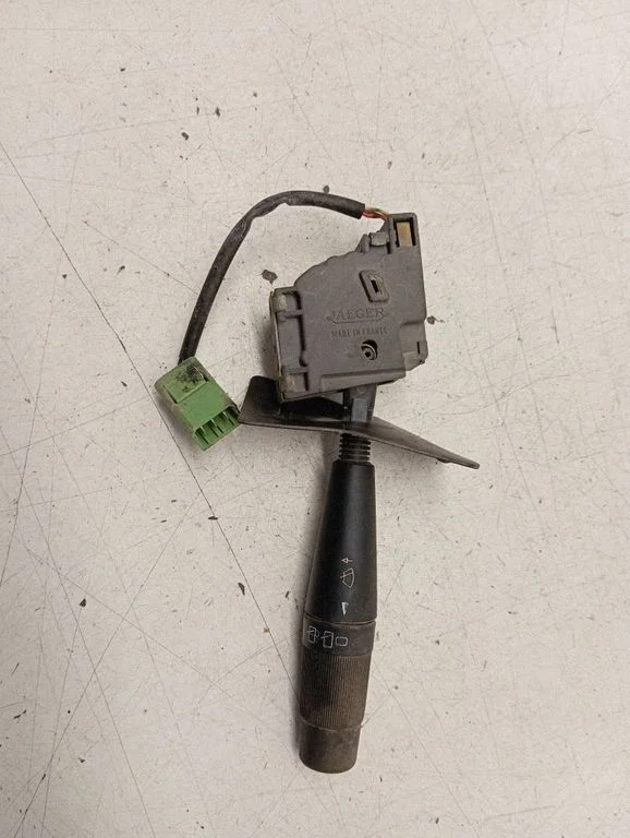 Wiper turn signal indicator stalk/switch