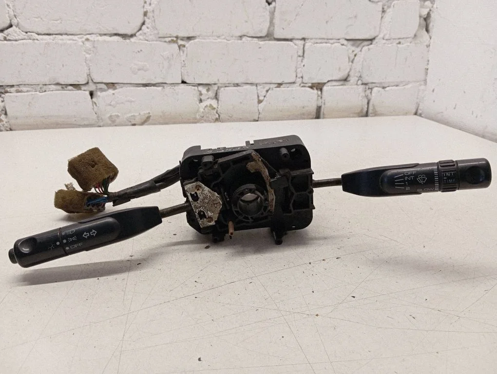 Wiper turn signal indicator stalk/switch MB680041