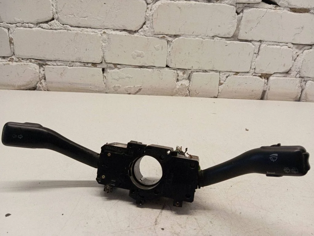 Wiper turn signal indicator stalk/switch 8L0953513G