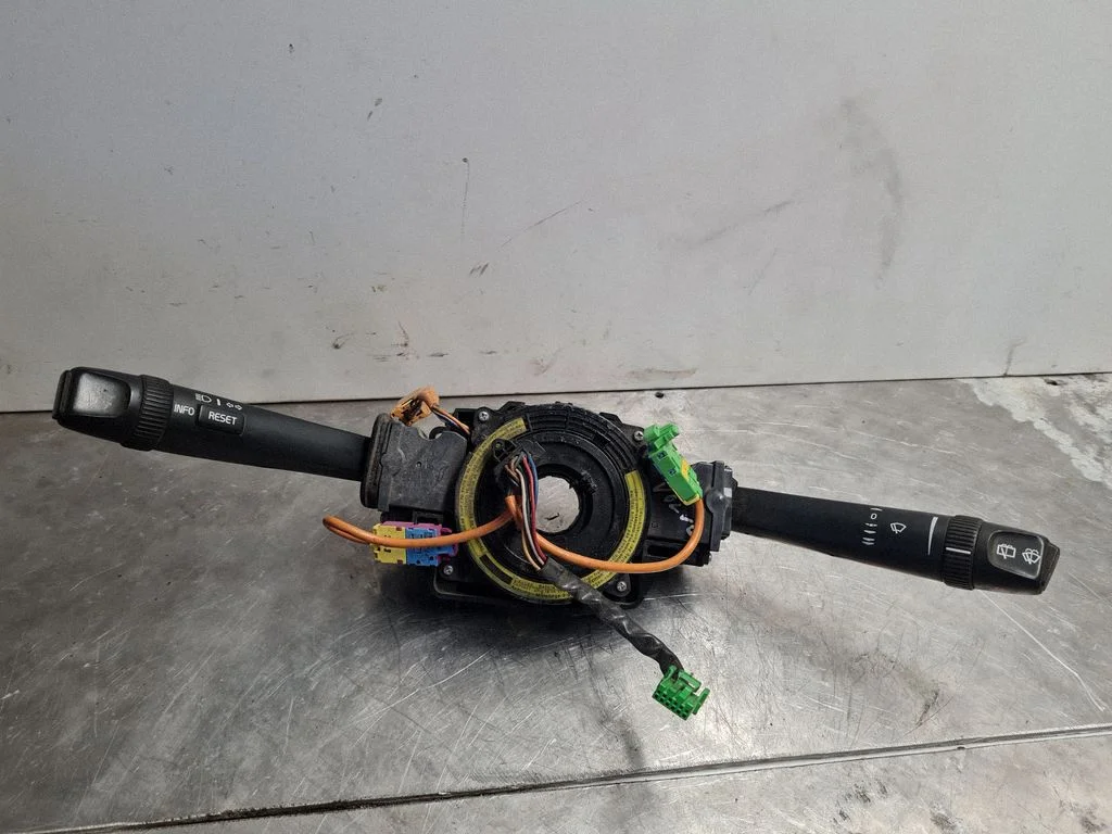 Wiper turn signal indicator stalk/switch 30658656