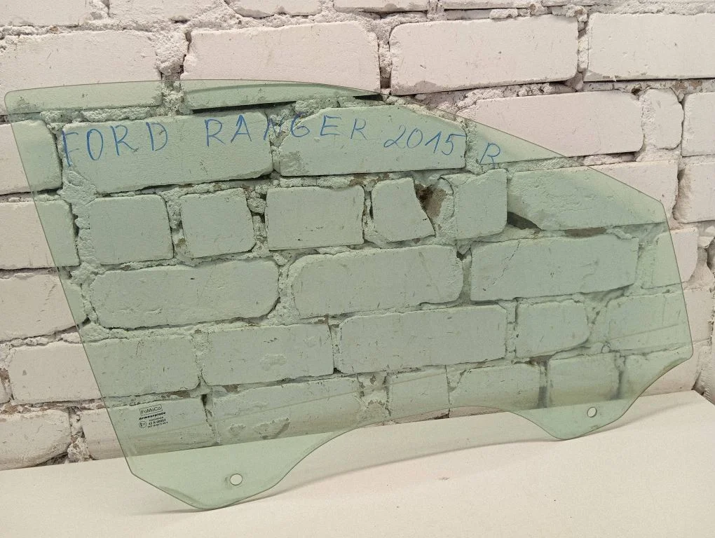 Galvenais priekšējo durvju stikls (četrdurvju) 43R00083