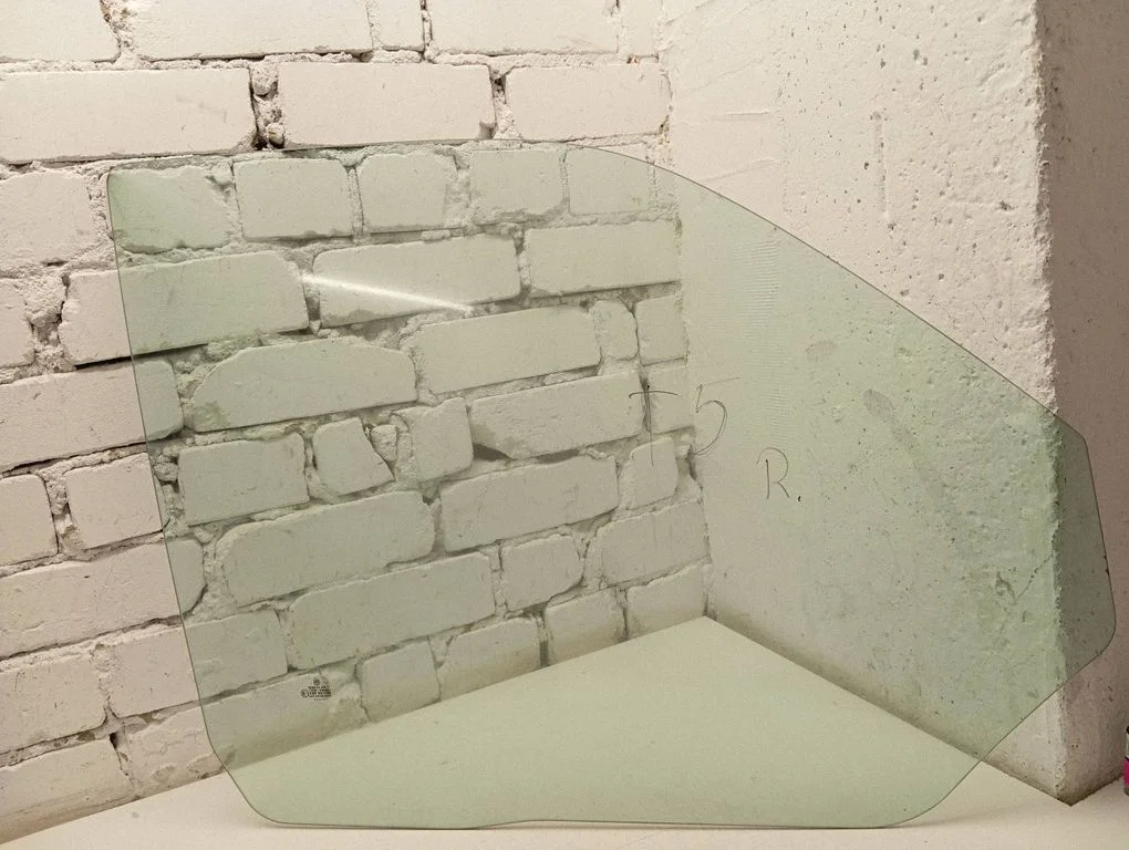Esiukse põhiklaas (neljaukselise) 43R001100
