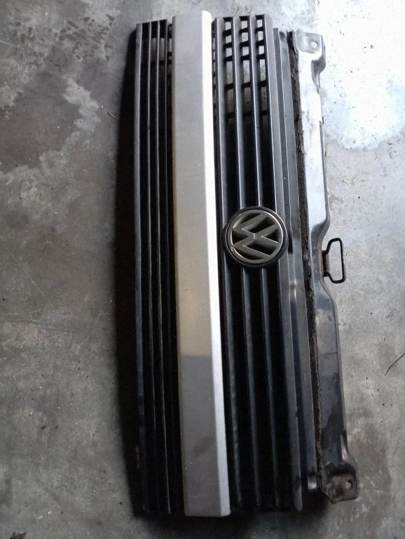 Front grill 701853653