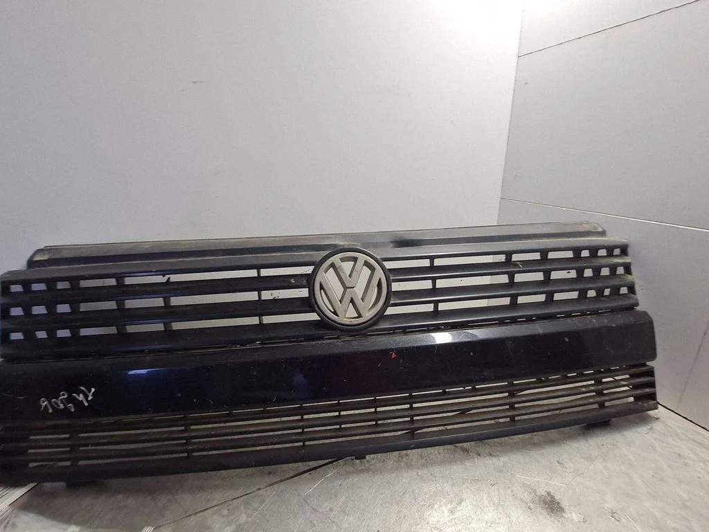 Front grill 701853653