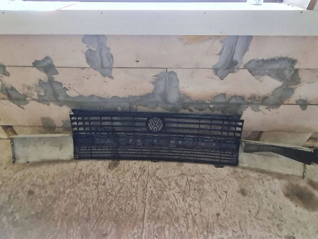 Front grill 701853653