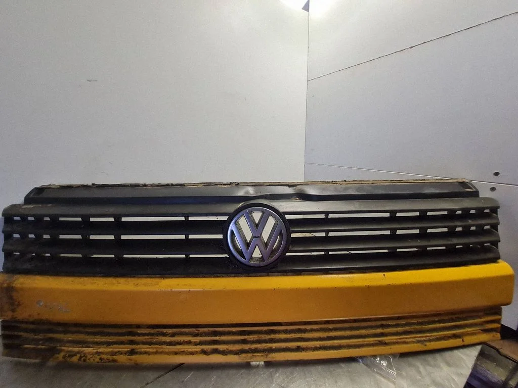 Front grill 701853653