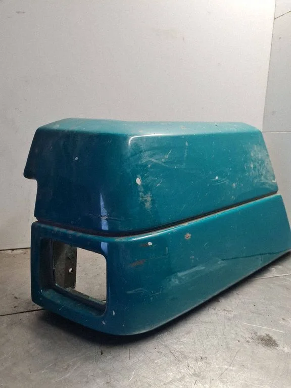 Kampinė galinio bamperio dalis