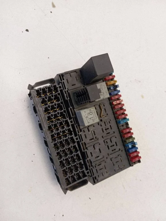 Drošinātāju kārba (komplekts) 357937039
