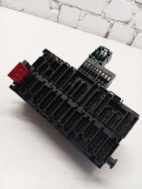 Fuse box set 357937039