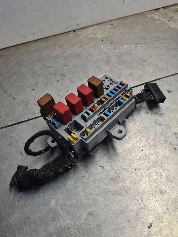 Fuse box set MTAA878