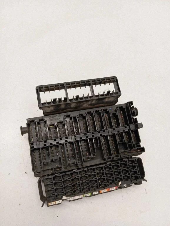 Drošinātāju kārba (komplekts) 357937039