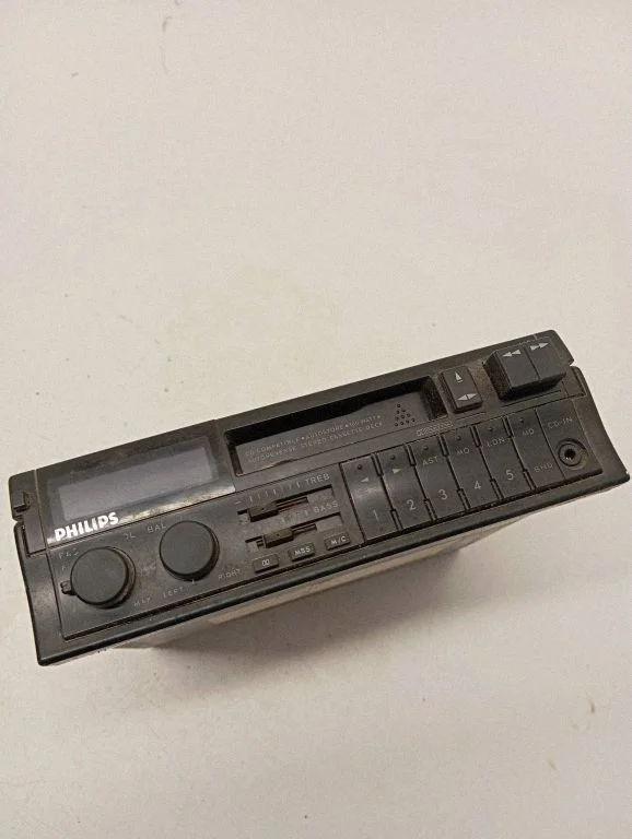 Radio/CD/DVD/GPS head unit PH640FB5002182