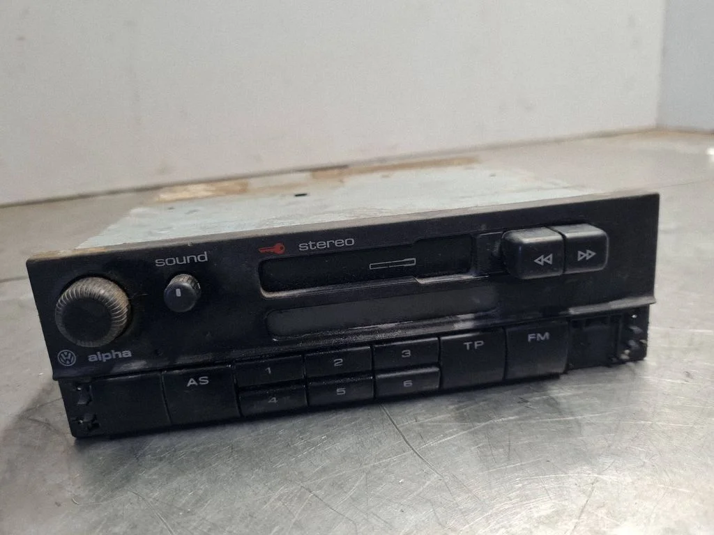 Radio/CD/DVD atskaņotājs/navigācija 1H0971899