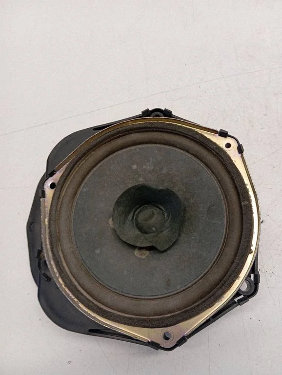 Esiukse kõlar(id) UM466696X