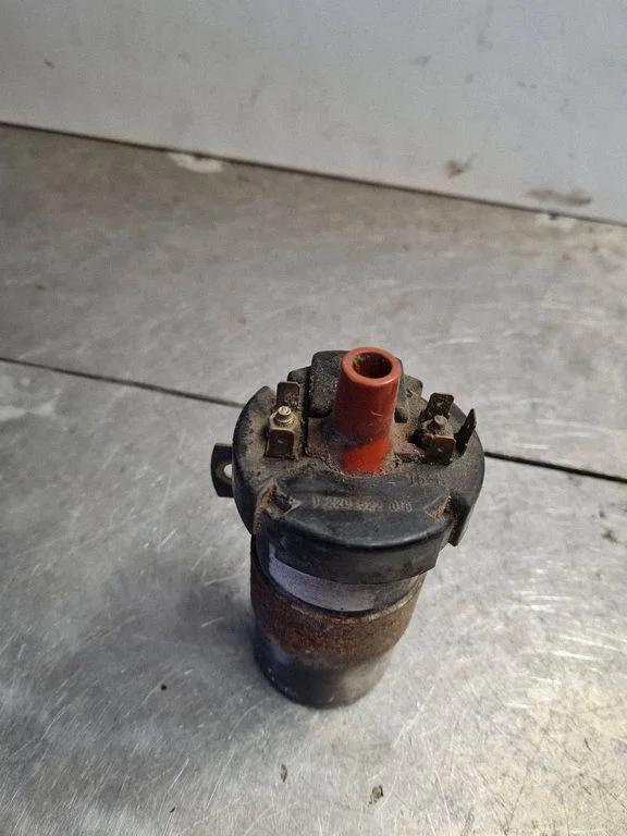 High voltage ignition coil 071905115