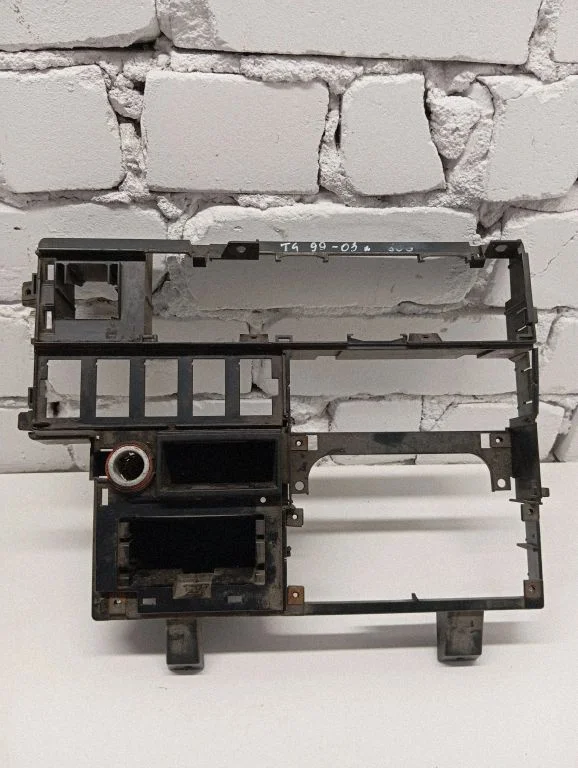 Kita panelės detalė