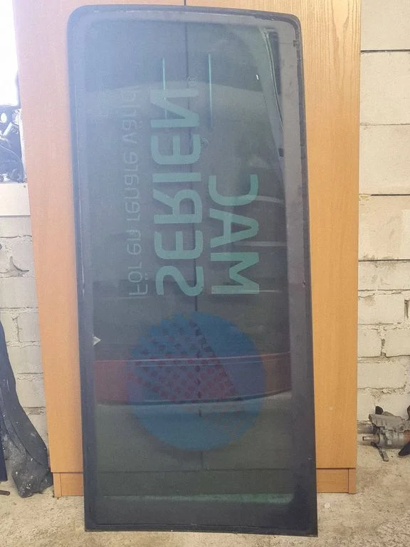 Galinis šoninis kėbulo stiklas