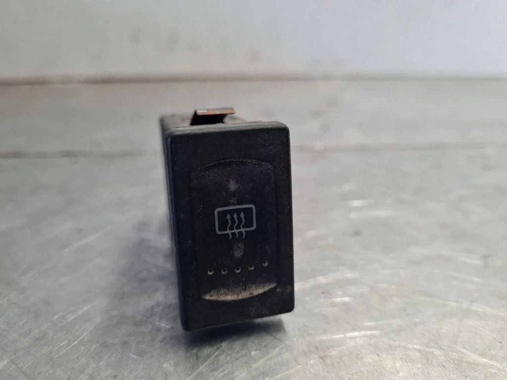 Stiklo šildymo elektra jungtukas